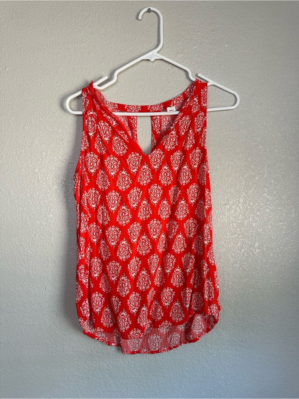 Old Navy Red Printed Lightweight Tank Top Blouse